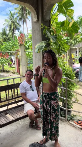 Part2 !!! Mao nalang gyd ni nakasave sa ako Phone tinilok na gyud ni sya. Pero ivhoggggg jud ang foreigner kaayo diri ni Coach Jennnn- dili lang sa tingog kundi sa ka GWAPA. Maong don’t underestimate ang beauty sa Morena! di sya full video guyz! #CoachJenInSiargao#ozenfreedivingsiargao 