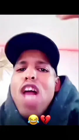 Inta Xalay Live ka dawanaysay tan wee idinku dhacday 😂💔🤷🏾‍♂️ @Hᗩᗩ𝔻𝗜 🥹❤️ @Z4M11R LYRICS 🎧🦕🔥 #jawi_bila🌊❤️🌴 #viral #trending #fyb #foryoupage 