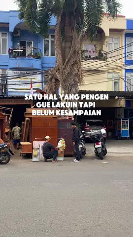 Sekuat”nya laki”, mereka juga manusia. Ada lelah yang gak pernah diceritain, ada tangis yang disembunyiin dibalik senyumnya. Yuk mulai hari ini, ucapkan terima kasih buat dia yang selalu diam tapi terus berjuang #LelakiTidakBercerita #EverydayHeroes 