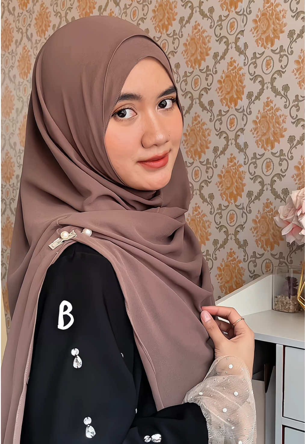 ngga keliatan pakai bergo kan ☺️ samaan yukk pakai pashmina instan dari @Blissme Official ✨ #ceruty #pashminainstan #hijab #muslimah #syari 