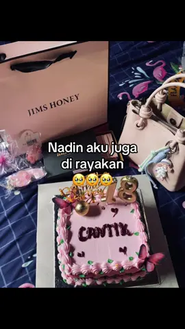 @Arii ❤️🥹 #foryoupage #fypage #birthdaygirl #nadinamizah 