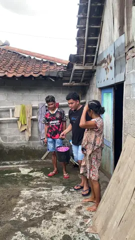 Pangestune mas paringgi lancar sak kabehane gusti slamet 🤲🤲