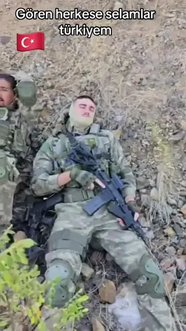 Türk Silahlı Kuvvetleri (TSK), yurt dışından gelecek tehdit ve tehlikelere karşı Türk vatanını savunmakla görevli askerî kuvvettir. Görevi caydırıcılık sağlayacak şekilde askerî gücün muhafazasını ve güçlendirilmesini sağlamak, Türkiye Büyük Millet Meclisi kararıyla yurt dışında verilen görevleri yapmak ve uluslararası barışın sağlanmasına yardımcı olmaktır. Jöh pöh özel harekat #şehitlerölmezvatanbölünmez #türkiyem🇹🇷🇹🇷🇹🇷 #özelharekat #öncevatan #türkordusu🇹🇷🇹🇷🇹🇷 