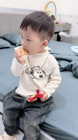 Áo len lông thỏ cho bé #conlahoanglong #aogiunhietchobe #thoitrangtreem #quanaochobe #doxinhchobe 