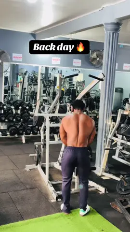 Back workout 🔥 save & share to a friend ❤️ like and follow for more ✅ check ig for details #gymtips #coach_bigyouth #backworkout #gymworkout #gym @coach_bigyouth_2 