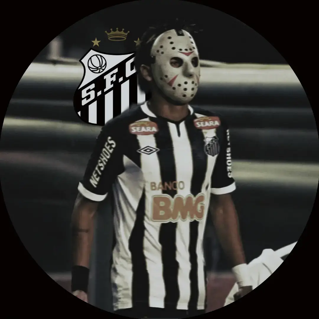 Espero que les gusten estos fondos de perfil de fútbol con temática de Halloween. Están pensados para combinar la pasión por el deporte con el ambiente misterioso y divertido de esta temporada. 🎃⚽ Perfectos para darle un toque único, aterrador y futbolero a tus redes sociales o dispositivos. Perdón es que la imágen de Ronaldo salió cortada #ponmeenparatitiktok #neymar #fondosdeperfil #futbol⚽️ #halloween2025 