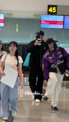 Ảnh tia cam t mấy mom ơi😱 t nguyện đắm trong ánh mắt đó😭#ngựtrùcủabạochúa#leechaeminupdate#leeheon #BonAppétitYourMajesty 