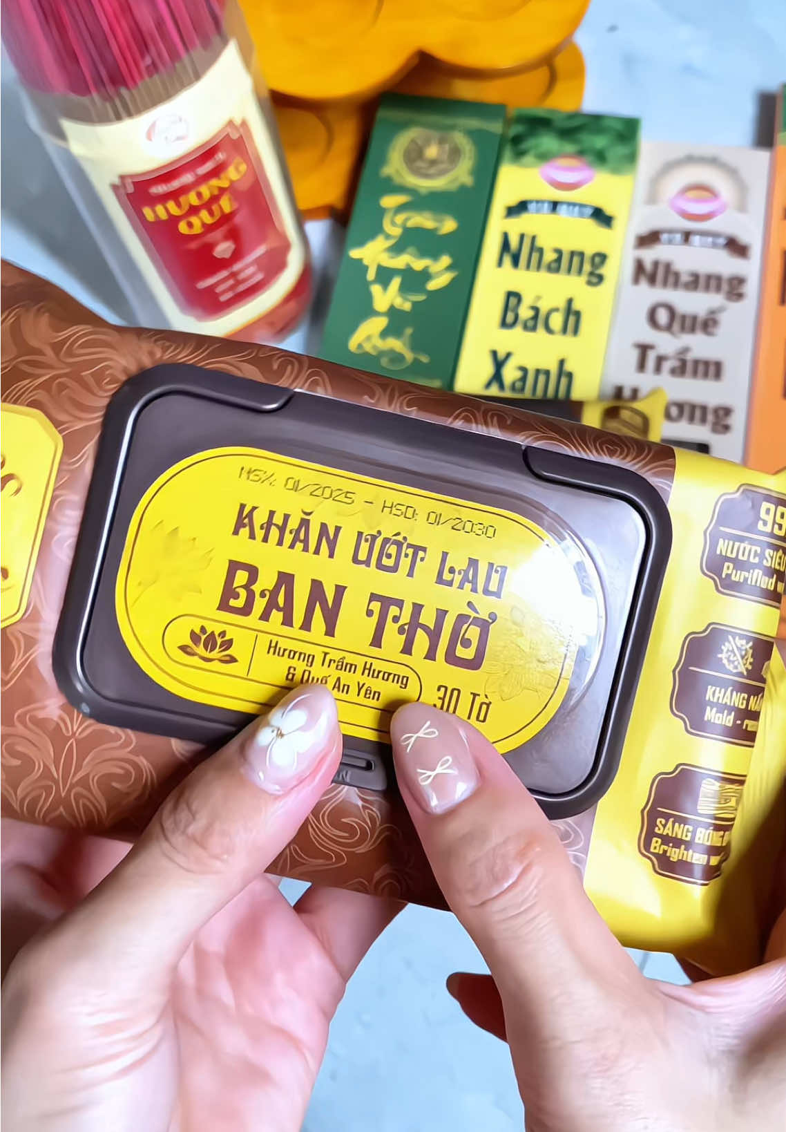 Khăn ướt lau ban thờ sẵn hương trầm quế #TAPHOANHACOBA #khanuotlaubantho #khanuotlaubanthothienphuc #khanuot  @TẠP HOÁ NHÀ CÔ BA  @TẠP HOÁ NHÀ CÔ BA  @TẠP HOÁ NHÀ CÔ BA 