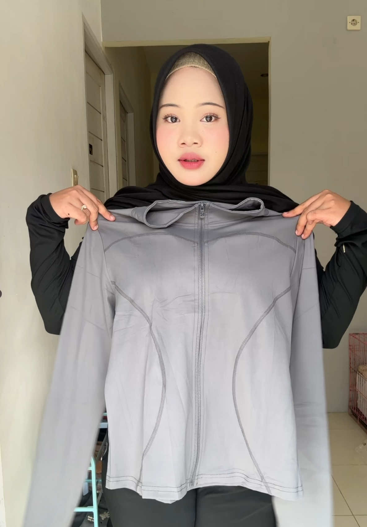 Bb/tb 70/157 kalo outfit olahraga nya bagus jadi bikin semangatt kan🤍🖤