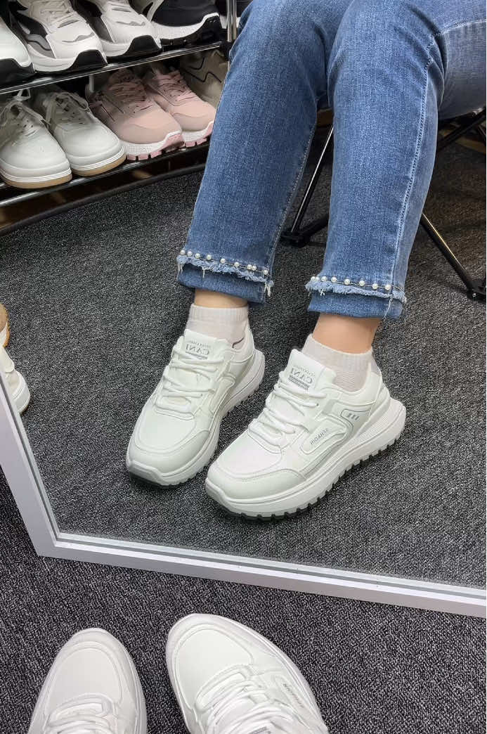 #sepatuwanita #sepatucasual #sepatusneakers #sepatuori #cani