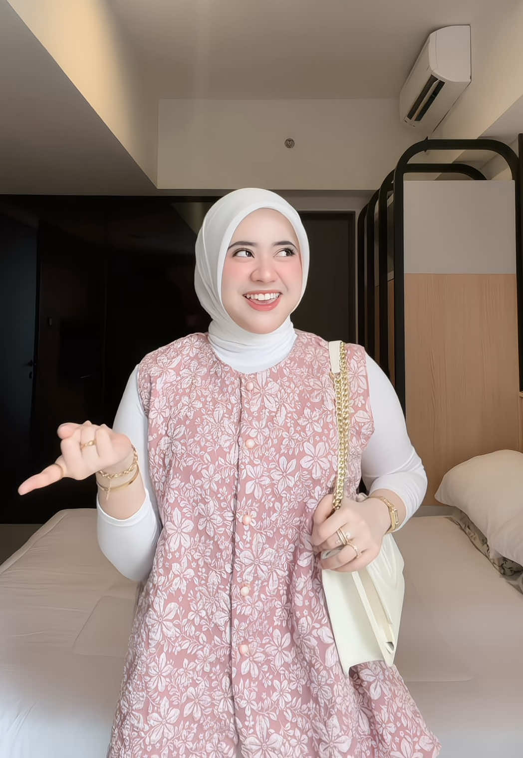 gemetar ku berdiriiii😬💗 #atasanrompi #atasan #atasanwanita #vest #vestbordir 