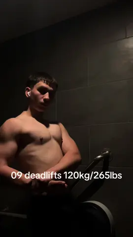 new pr probs gonna get 125 soon moved pretty quick #fyp #GymTok #gym #physique #09 