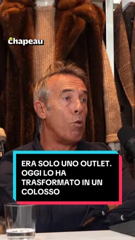 Quando Stefano Beraldo diventa CEO di OVS, la situazione è disastrosa: ❌ Coin perdeva oltre 10 milioni di euro di EBITDA. 📉 OVS era considerato lo spaccio di fine serie: “il posto dove buttavi la robaccia”. La narrazione interna era chiara: 🧠 Coin si sentiva “primo della classe” solo perché vendeva a prezzi più alti. 🪫 OVS? Il brutto anatroccolo, nato per caso e mai preso sul serio. Ma è proprio lì che Beraldo vede l’occasione. 💣 Mentre tutti rincorrono il posizionamento premium, lui punta sulla scala, sull’accessibilità e sull’execution. E inizia a ribaltare tutto. 📌 La lezione? Il valore non sta nell’apparenza. Sta nella capacità di vedere dove gli altri non guardano. 👉 Se vuoi scoprire la storia completa la trovi sul canale YouTube Chapeau. #Chapeau #ceo #founder #motivation #business #motivazione #obiettivo #determinazione #successo #imprenditore #crescitapersonale #giovaneimprenditore #imprenditori #frasimotivazionali