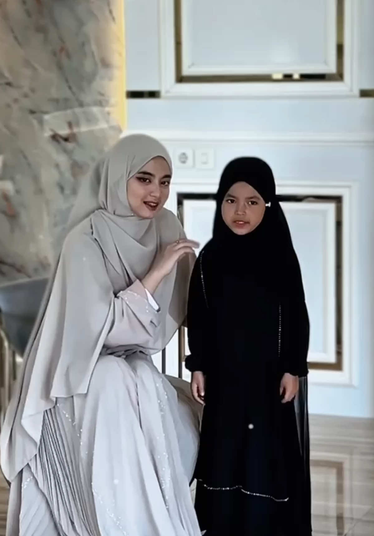 Rekomendasi gamis anak buat lebaran nihh 🥰🥰🫶🏻 #pusatgrosir #ownerrades #pasartasikcideng #grosirtanahabang #radesfashion 