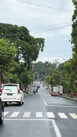 Somewhere in Salatiga, it’s raining peace. #salatiga #salatiga24jam #salatigatiktok #rainvibes 
