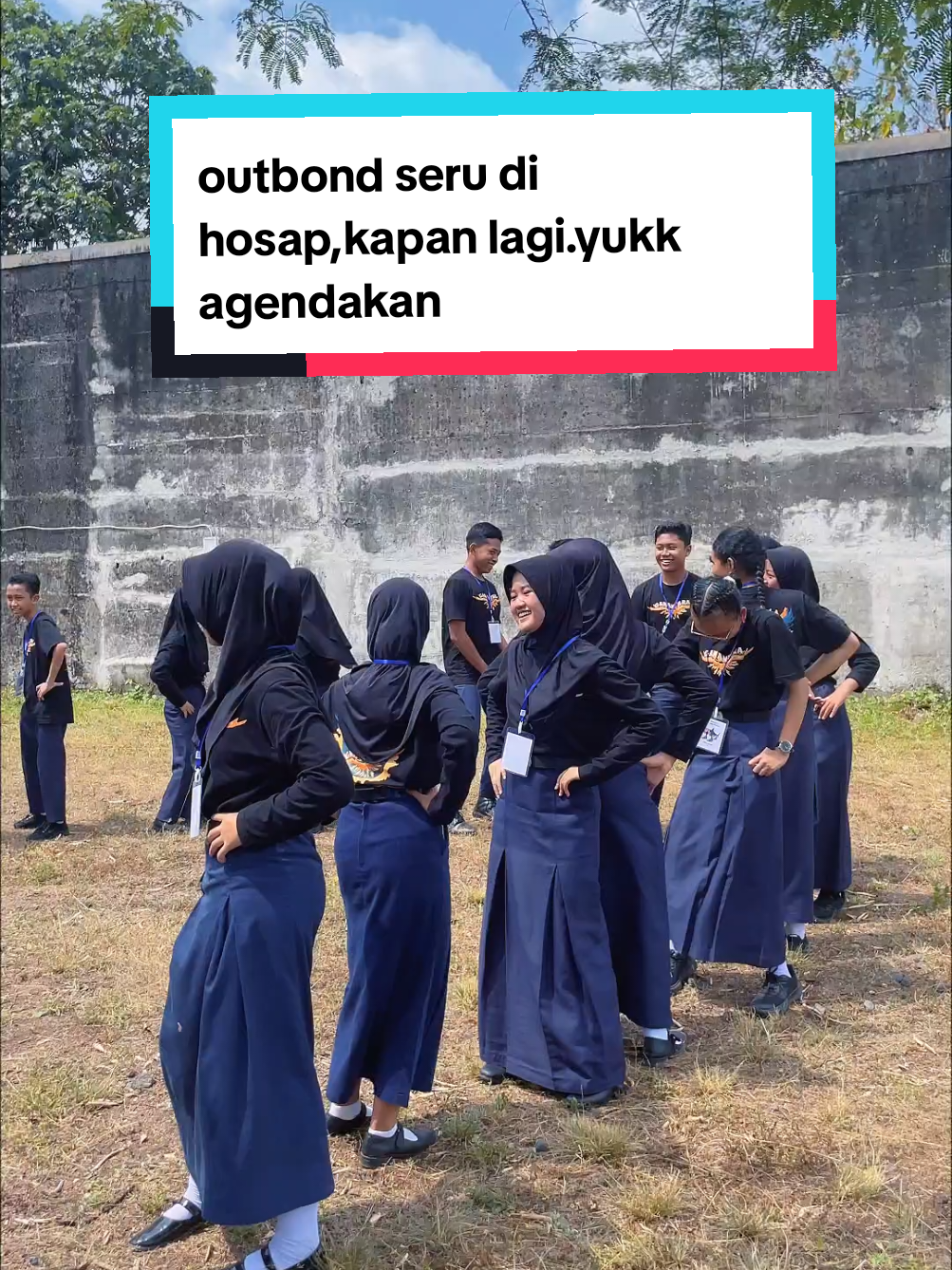 “Bukan kata kami, tapi kata mereka yang sudah ngerasain sendiri pengalaman outbond di hosap💚” #HomosapiensPark #GlampingMagelang #CampingMagelang #WisataMagelang #ReviewPengunjung 