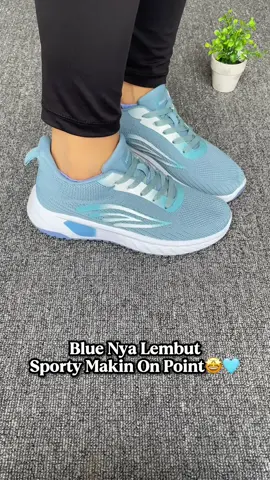 Gaya sporty, energi full. Setiap langkah auto semangat 💪💙 #sovella #fyp #rekomendasisepatu #sepatuwanita #sporty 