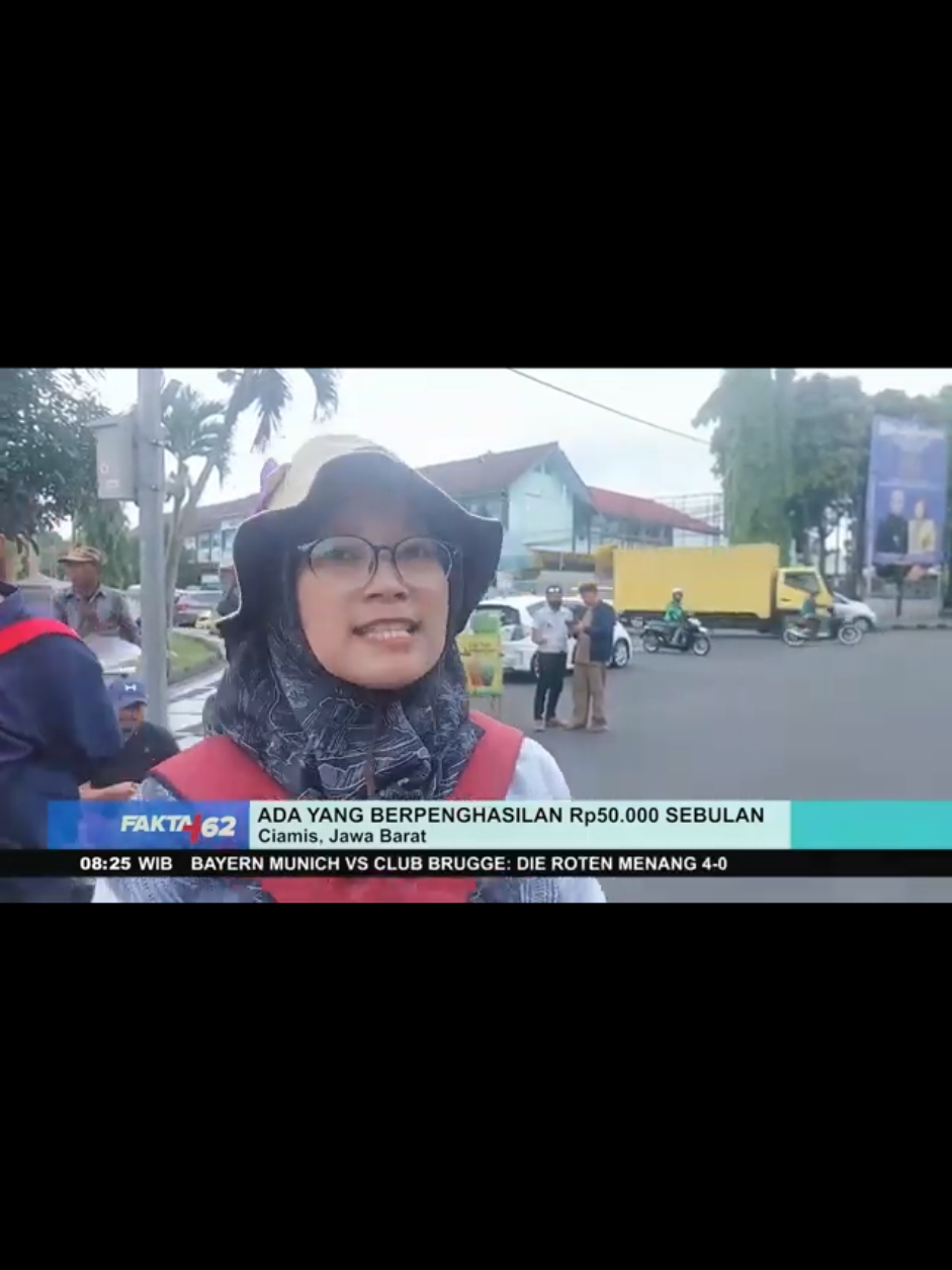 Ribuan Guru Honorer dibawah naungan Kemenag berunjukrasa menuntut kesejahteraan dan kesetaraan Hak sebagai seorang guru.Dalam Aksi damai di Kantor DPRD Ciamis ini terungkap masih ada Guru Honorer yang Honornya 50 ribu sampai 250 ribu rupiah Per Bulan. #Guru #honorer #ciamisviraltiktok #beritatiktok #gurutiktok 