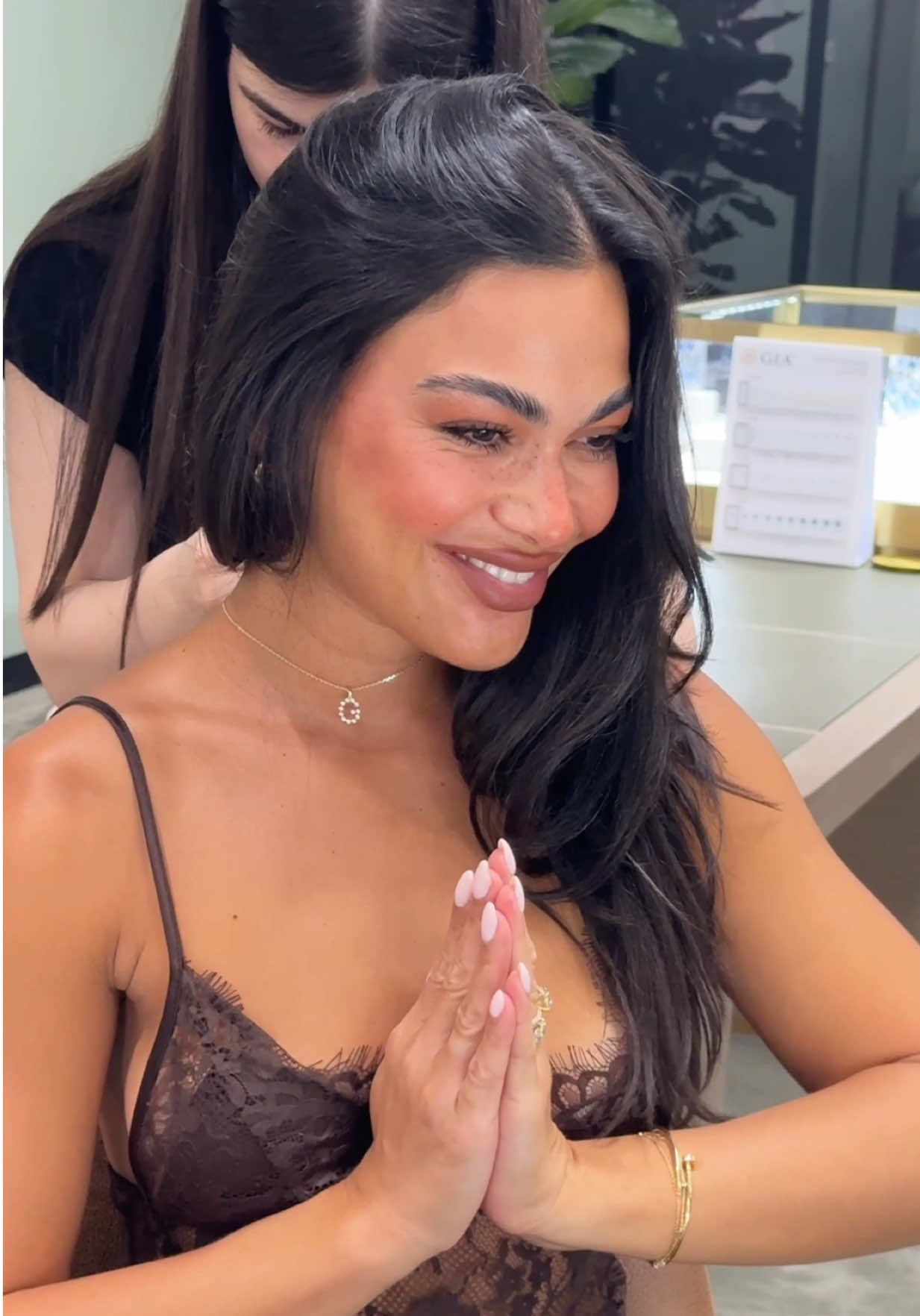 A room full of diamonds, my dream date. Everyone say hello to my new initial bezel necklace by @Cullen Jewellery 💍  #initialnecklace #diamondnecklace #engagementring #diamondjewellery ad