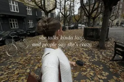 Rachel Green vibes 🍂 || #rachelgreen #autumn #relatable #falltime #fyp  