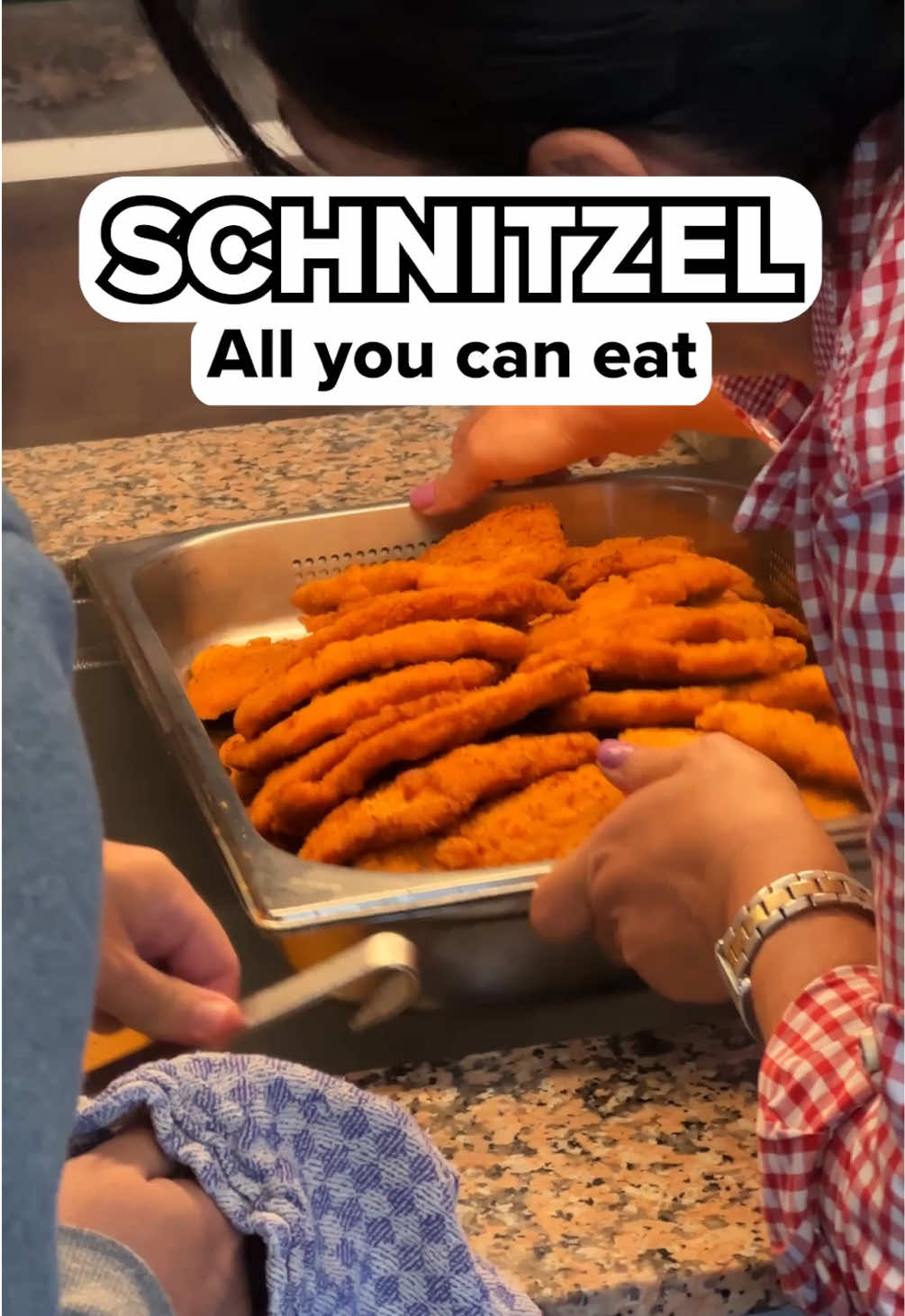 ⬇️ Wer muss mit m dir hin? 📍 Spot: Sportrestaurant Neuwirtshaus Neuwirtshausstraße 199A, 70439 Stuttgart #food #allyoucaneat #foodspot #schnitzel #tipp 