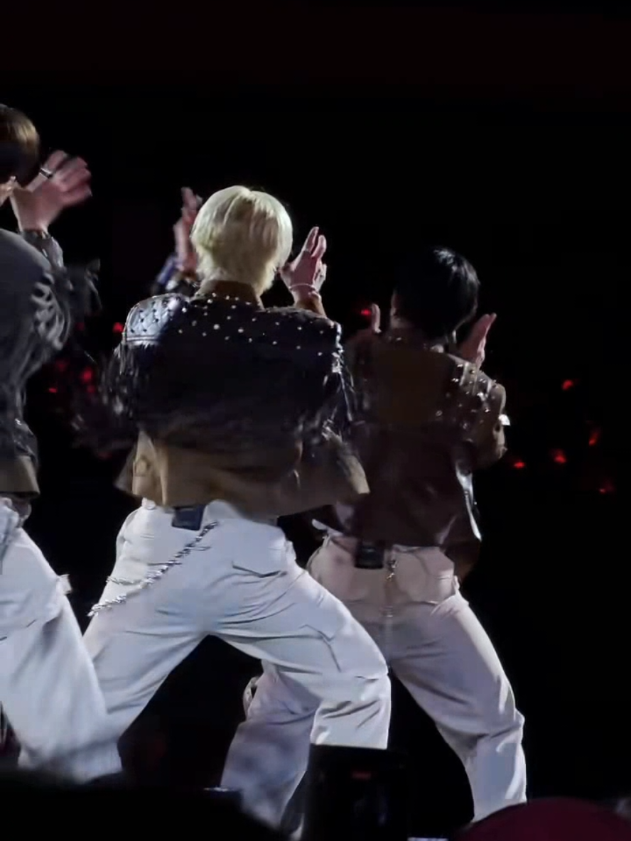 Can you handle all this Minsung jelly ? Bootylicious..! #leeknow #hanjisung #minsung #straykids #skz 