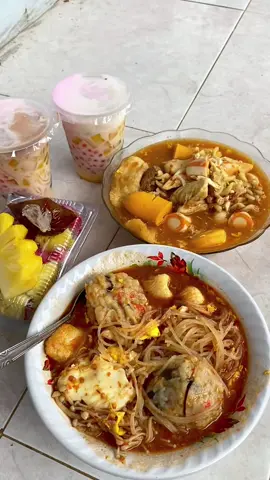 Jajan seblak prasmanan yang super lekoh hot jeletot #fypシ゚viral🖤tiktok #fyppppppppppppppppppppppp #seblakprasmanan 