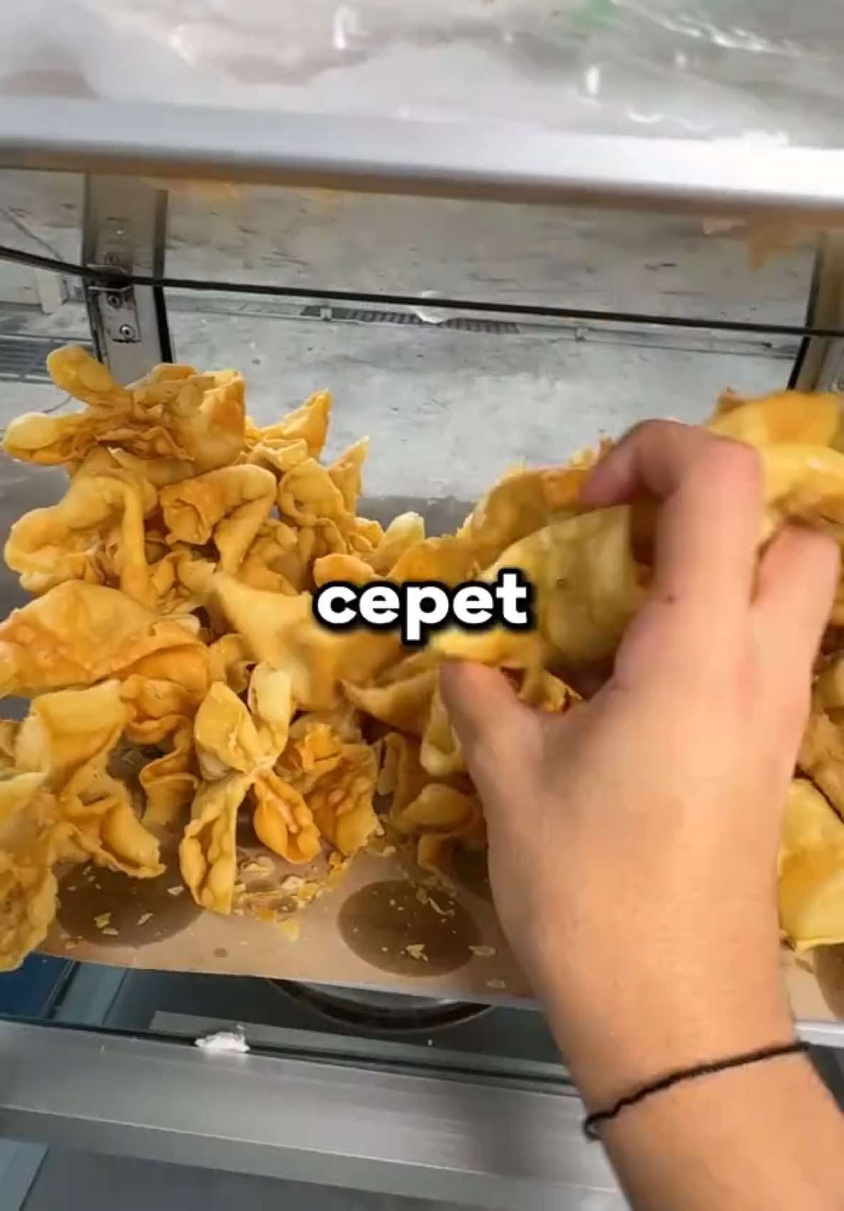 GAJADI KITA BELI😭😭 - YUKK COBAIN KOPI ABC ICE KLEPON SEKARANG BIAR TAUU UNIKNYA MINUM KOPI 🤤 @kopiabc.id  #KopiABCKlepon #AkuButuhCoffee