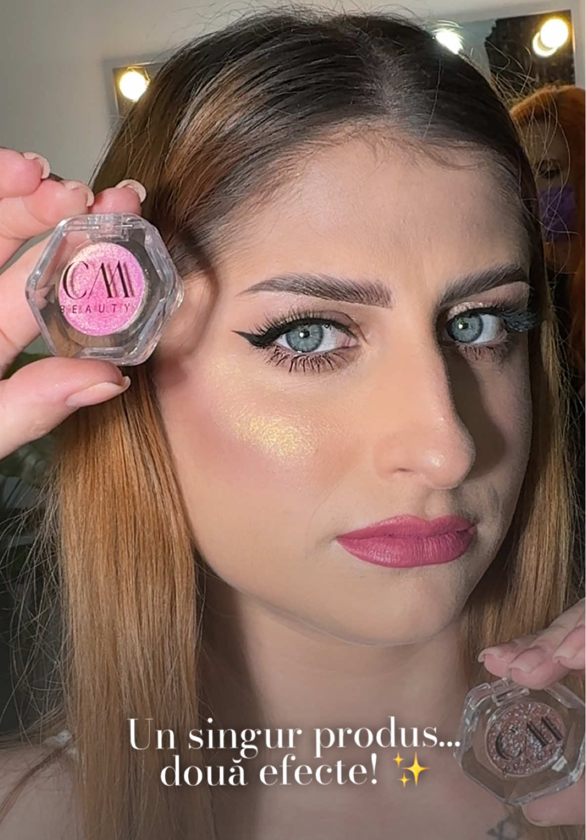 Un pigment, două efecte ✨ Îl folosesc pe pleoape și pe pomeți pentru acel glow fin și natural 💎 E de la @CMBEAUTY și daaa… am și un cod de reducere pentru voi 💋 👉 Folosește CATDEE la checkout 💄#cmbeauty #makeupbycatdee #glowtips #beautyfind #makeupromania    🚀 @Karla Evelyne MUA @Cat Dee Beauty Suite 