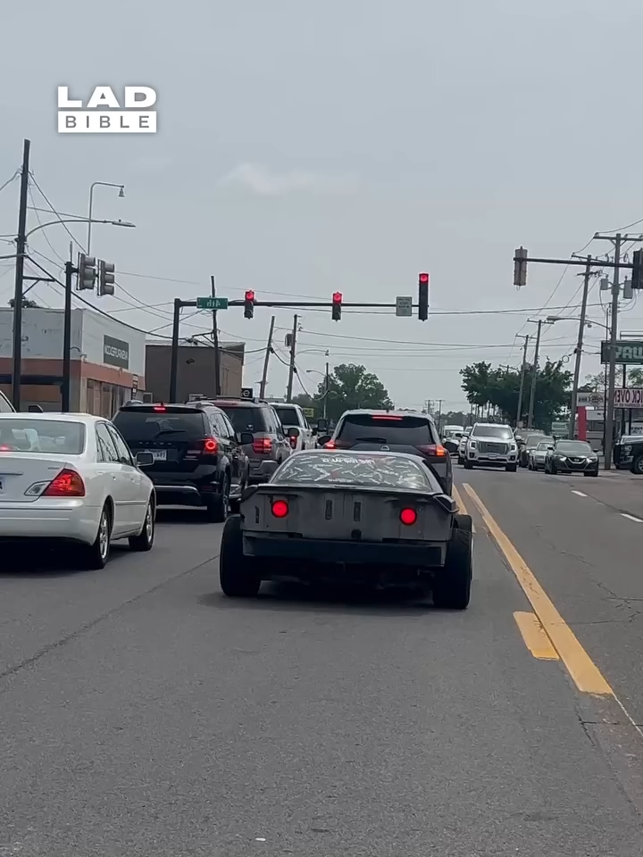 No blinker, no problem 👏 (🎥: AFV)