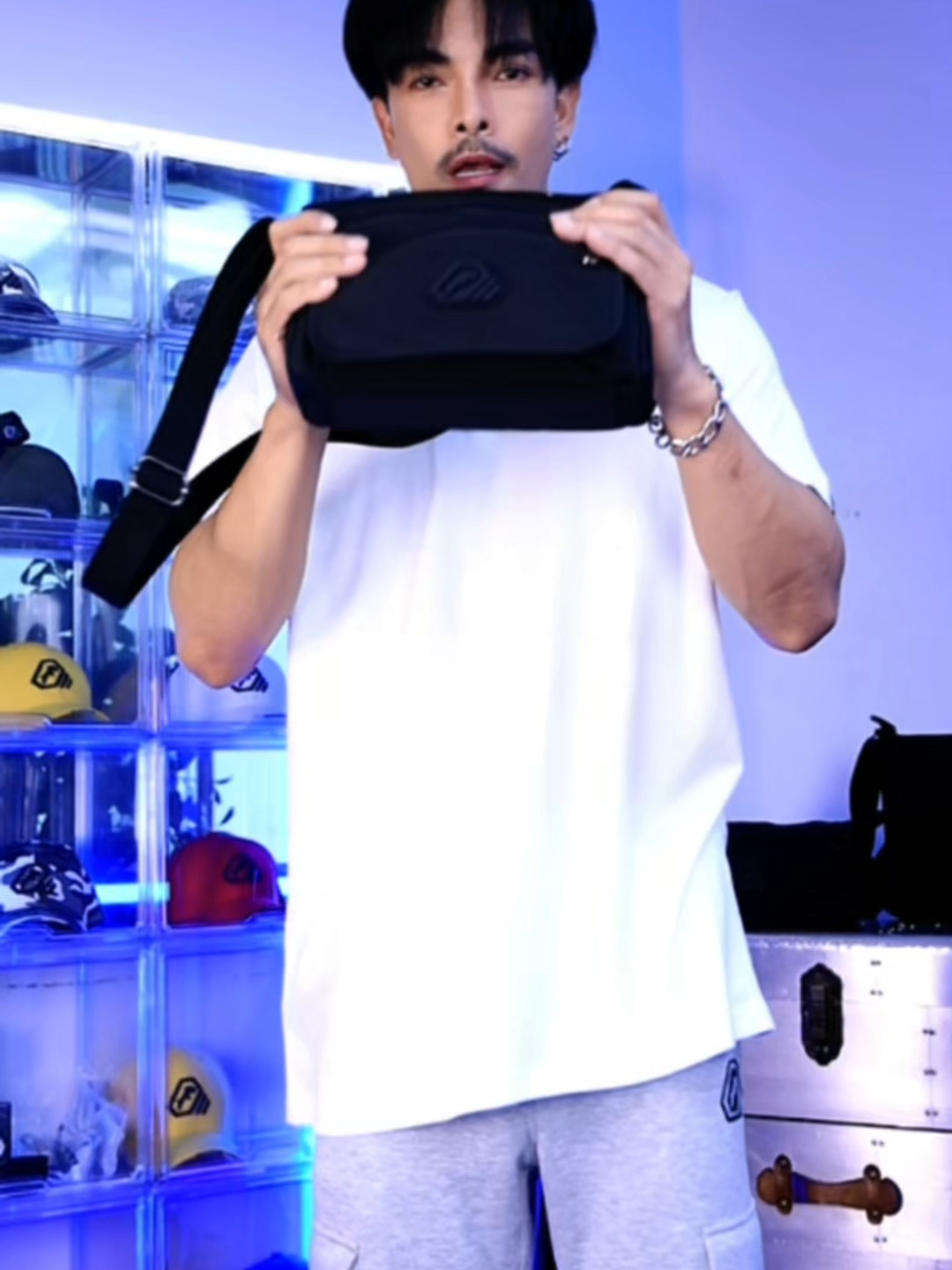 พรีเมี่ยมตั้งแต่ผิวผ้า ถึงโลโก้ #STORM#กระเป๋าสะพาย #กระเป๋าไนล่อน #rudedogประเทศไทย #สินค้าขายดี #สินค้าติดเทรนด์