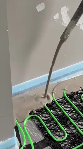 ♨️♨️♨️ #asmr #satisfyingvideos #cement #floorheating #warpsystems