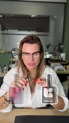 Ekspertka Lui radzi🙌🏻🙂‍↔️ Masz jakieś jeszcze pytania? Jesteś podskakującą stylistką? A może masz po prostu z czymś problem?🤍 nasza Luiza jest najlepsza w przekazywaniu wiedzy i rozwiązywaniu problemów!  #dlaciebie #viral #poczatkujacastylistka #paznokci #paznokcie 