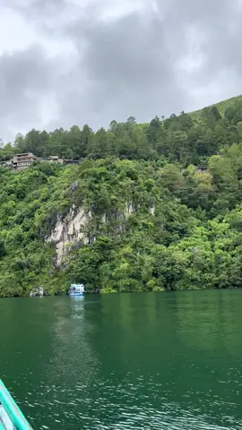 Danau toba & Rohaku <3 #danautoba #samosir #sumaterautara #parapat 