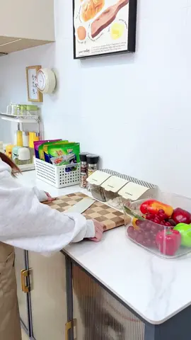 Kệ mặt đá để đồ nhà bếp thông minh. #giadungtienich #dogiadungthongminh #kematda