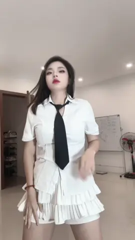 Nhiều ng nói thích Py, Py lại không thích yêu nhiều người 😌😌😌 #TikTokAwardsVN #luxi6868 #happy #idollive #trendtiktok 