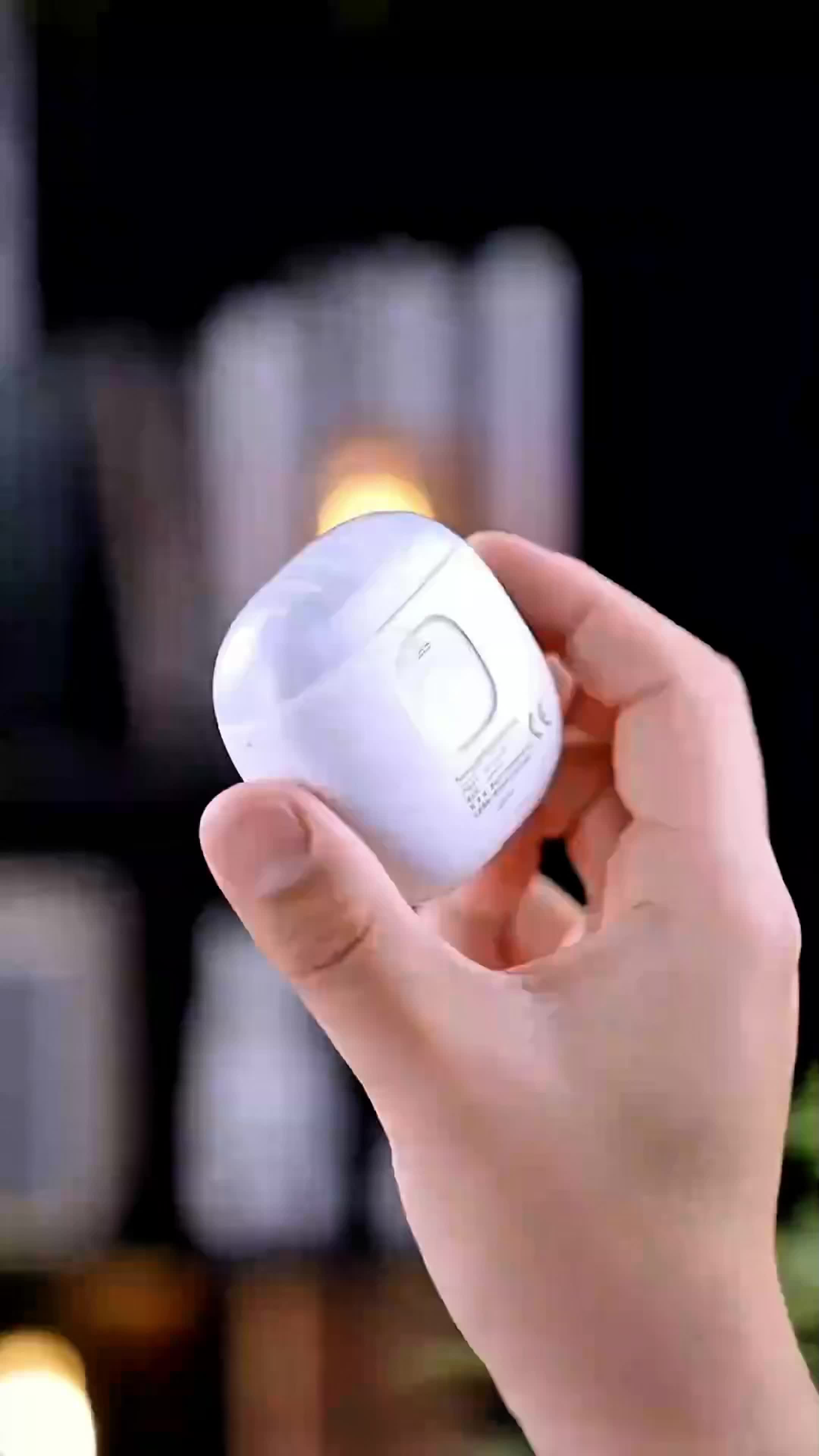 Pemotong kuku elektrik yang bisa bekerja otomatis sangat diperlukan untuk orang tua dan anak-anak di rumah. 