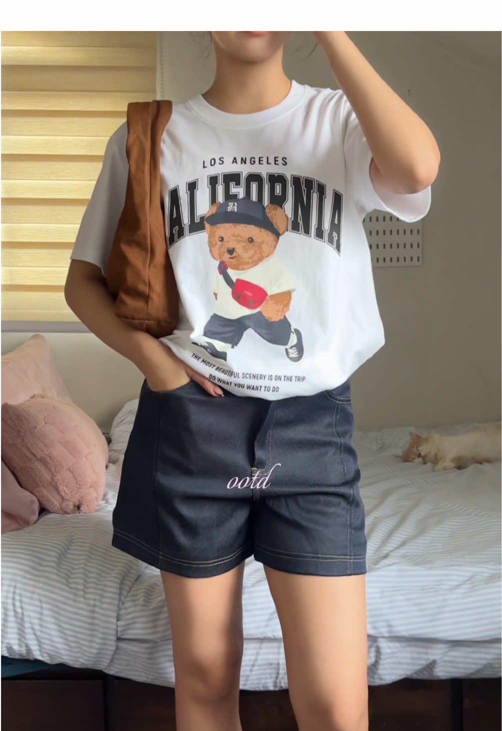 cute graphic tee ! 🧸 #OOTD #outfits 
