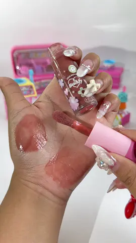 Lovepotion 🎀ลิปออยล์ที่มากี่รอบก็หมดไวตลอด ได้พวงกุญแจทุกแท่ง  #คนสวยเค้าใช้กัน #lovepotion #ลิปออยล์ซ้อก้าด #เลิฟโพชั่น #ลิปออยล์ 