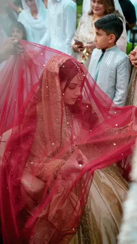 “Us dupatte mein sirf kapra nahi tha… meri qismat lipti hui thi 💫” @Wahiii❤️🦋 #sidmrrapper 