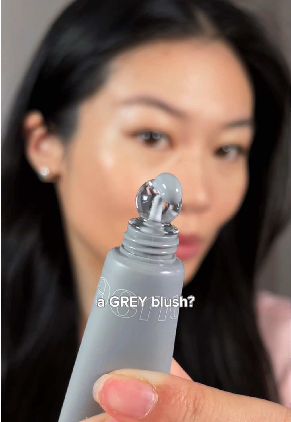 How to use: GREY BLUSH
‌ I love that this one product can make all my liquid blushes more wearable – or create a whole new colour!! This is such a great way to more use out of your products
‌ I’ve actually been mixing this with some of my lip products too because I always find lip colours to be too bright or warm for me – a great hack for cool-toned girls
‌ #greyblush #nuse #kbeauty #koreanmakeup #makeuptips 
‌