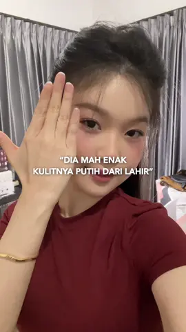 ini tekstur lotion yang aku suka, nyerapnya cepat & ngga ada wangi nyengat jadi bisa dipake tidur jugaa😚