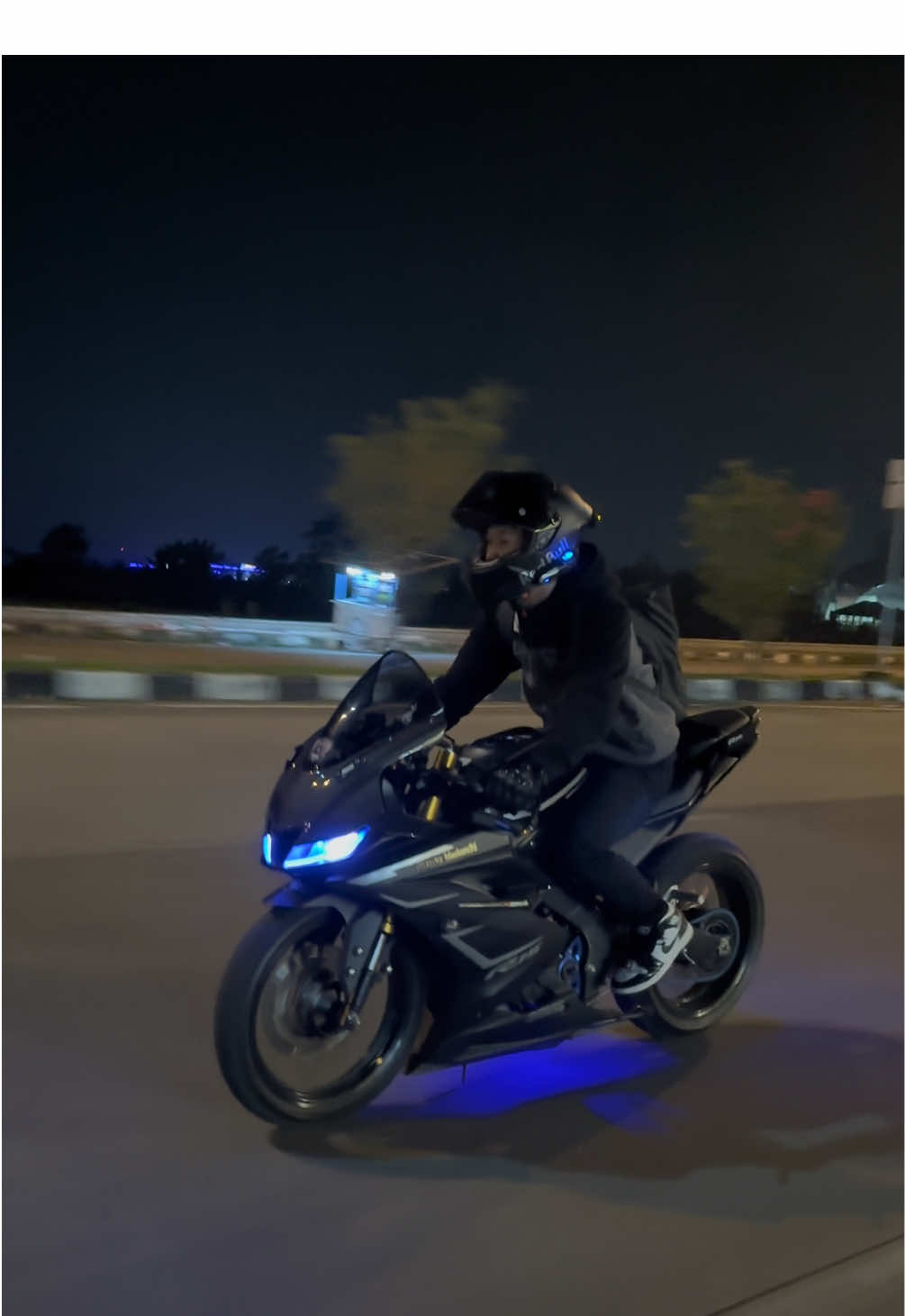 Semua perjalanan adalah cerita, tapi tidak semua perjalanan perlu di ceritakan. #r15v3 #fyp #trend #kytttcorse 