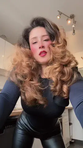 #👑👖🖤🖤🖤