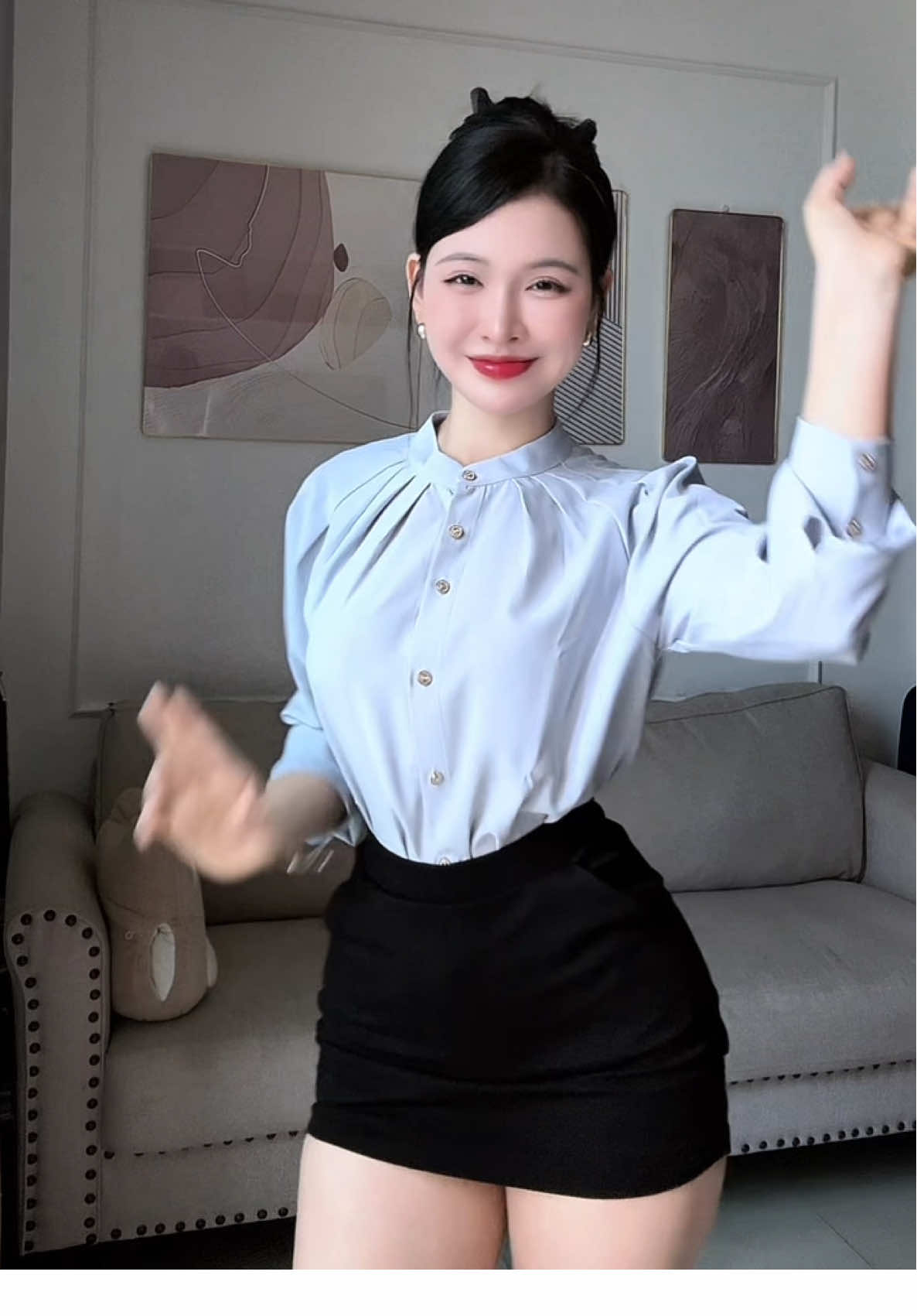 Khóc than với trời sao chia ly, ngày người đi héo hơn nụ hồng…