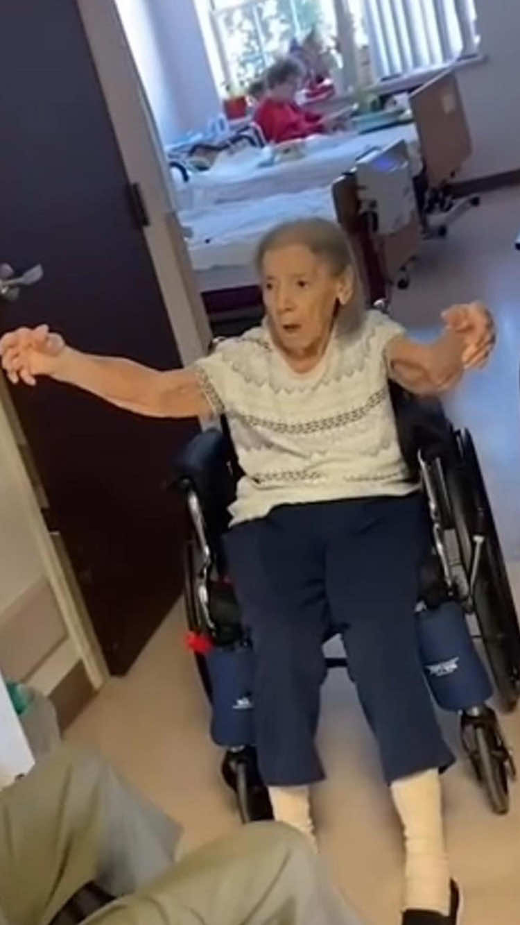 Is this your ideal love?#EternalBond#TimelessRomance#SilverLoveGoals #GenerationGoals#LoveInSlowMotion