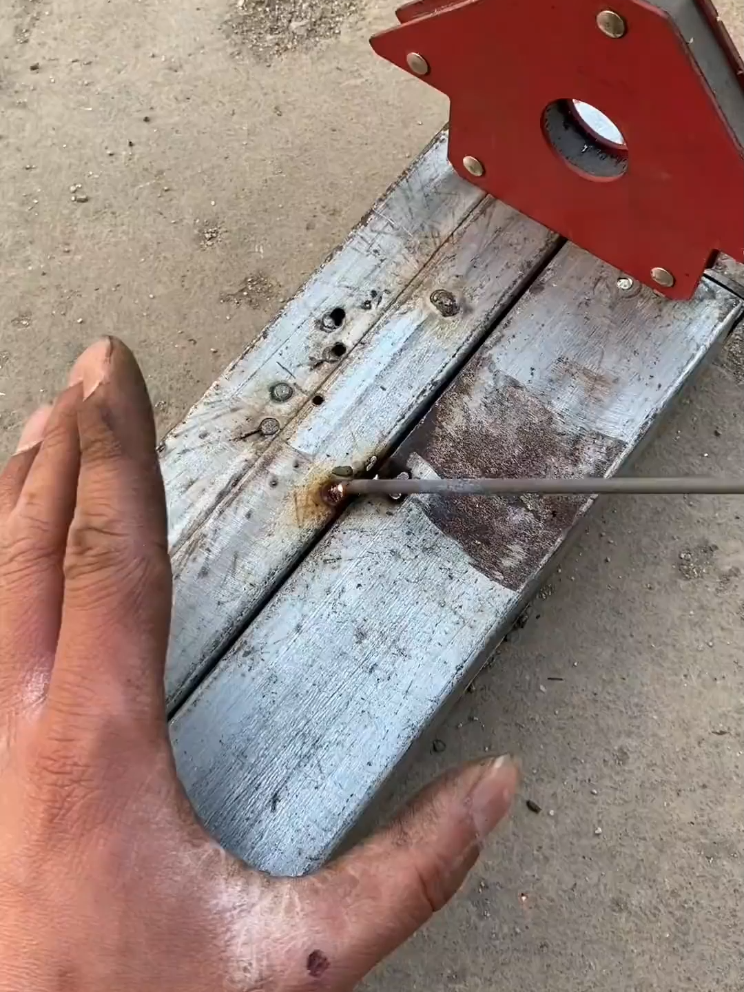 For pros who see the bigger picture. And a clearer weld.