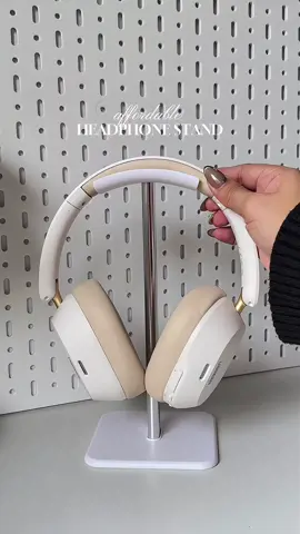 This headphone is built to last — sturdy, durable, and designed to stay in perfect shape no matter how often you use it! #headphone #headphonestand #headphoneholder #standholder #fyp 