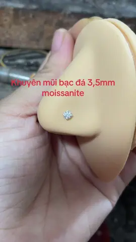 Khuyên mũi bạc đá kim moissanite
