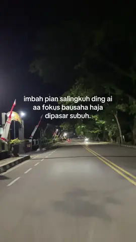 jar ku jam 3 malam aku turun ka pasar subuh, bahanu mambawa nyiur, kastila, nangka, buhan kangkung, saraba sadikit haja yakin banar tuh rajaki kada kamana, ayuha pian babahagia lawan inya, mudahan manuntung inya manyayangi pian, masalah parasaan disini kadapapa hilang haja luka nya walau kunat nya tatap ada. #aca #puraca #aa_aca 